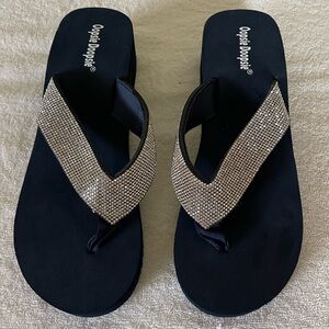 Women's Navy Rhinestone V-Stripe Flip Flop Sandals - NWOT - 9